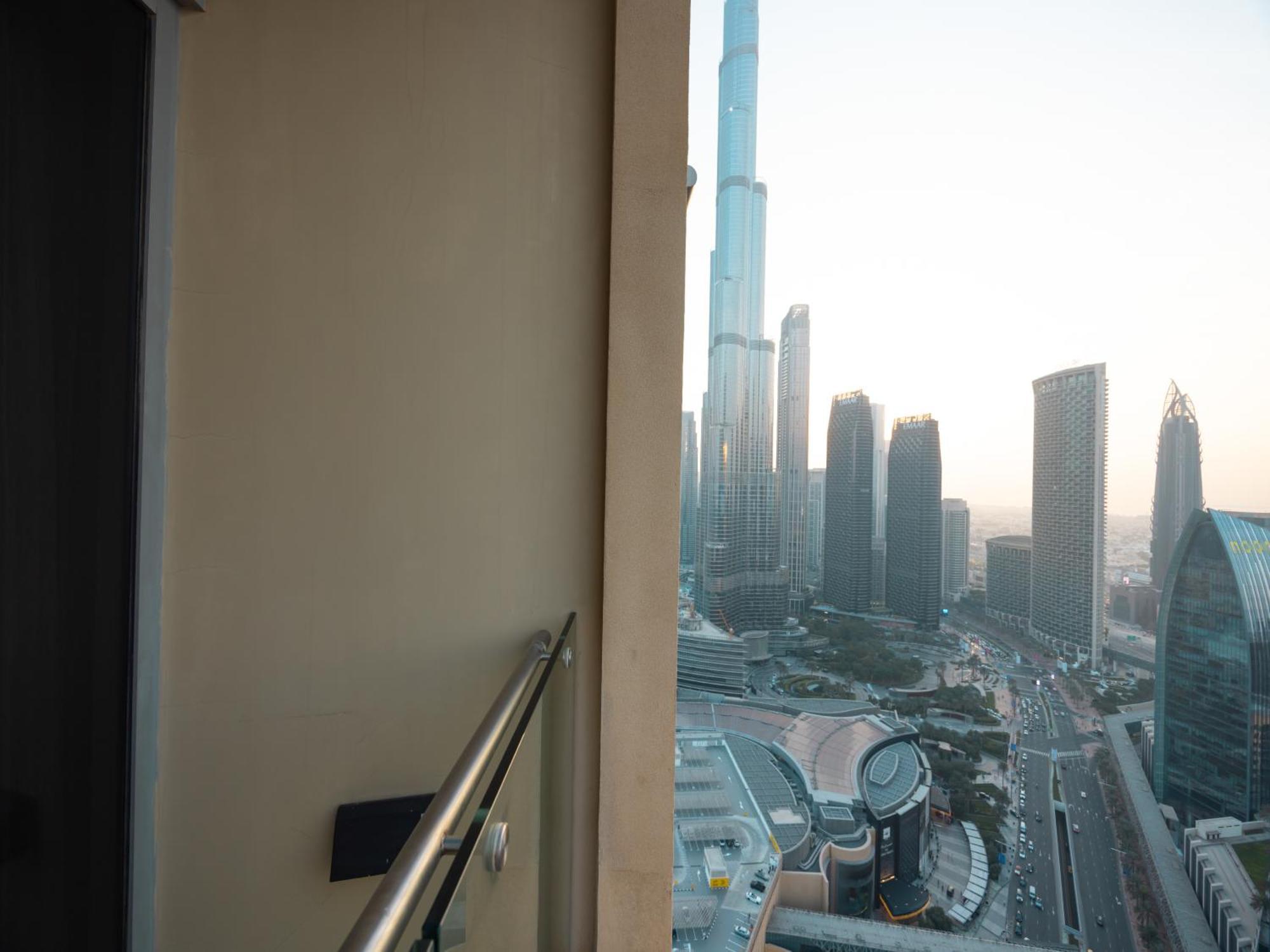 Apartment Paradise View The Mall Residences